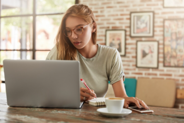 Freelance writer 2398u28fh.png